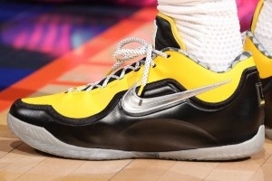 纽约出租车！老詹今日上脚LeBron 23 PE！致敬LeBron 6 “Taxi”