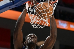 5年2.4亿?杜伦本季场均18分10.7板1.8助&入全明星 今夏合同到期