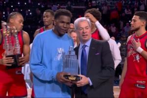 32分9板3助！爱德华兹当选本届科比·布莱恩特NBA全明星赛MVP！