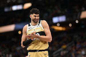 Shams：奇才与双向合同球员武克切维奇续约3年900万第3年球队选项