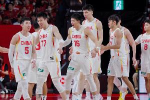 苏群:篮球比赛只靠精神胜利法赢不了 关键是战略基础上的自信