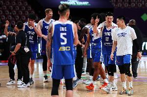 防守可以！刘铮飙中神奇三分 全场7中3拿到10分2板