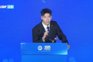 王钰栋：新赛季马上开始了，我会继续努力，争取下次拿金球奖！