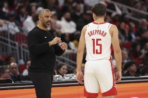 火媒:范乔丹下赛季必然首发且场均打30+分钟 谢泼德怎么办?