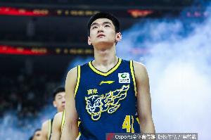22分8板4助!媒体人:今晚王洪泽倾其所有 小老虎打出生涯之夜!